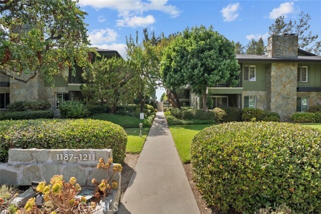 Building Photo - 1209 S Orange Grove Blvd