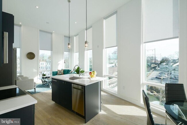 Building Photo - 5013 Springfield Ave