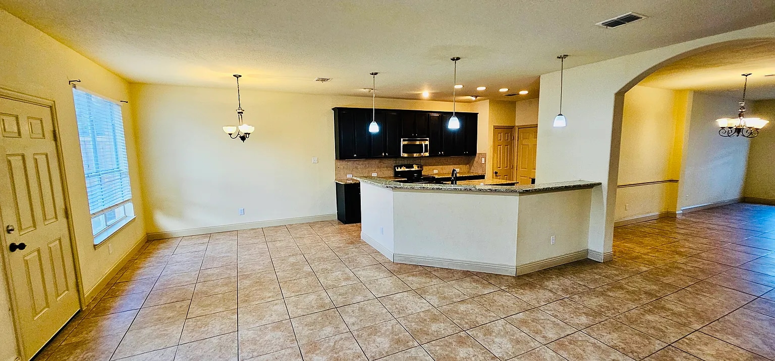 Building Photo - 1205 Sheffield Dr