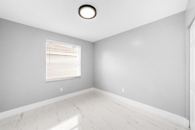 Building Photo - 5233 SW 155th Way