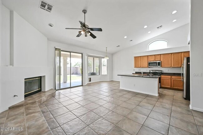 Building Photo - 6401 E Waltann Ln