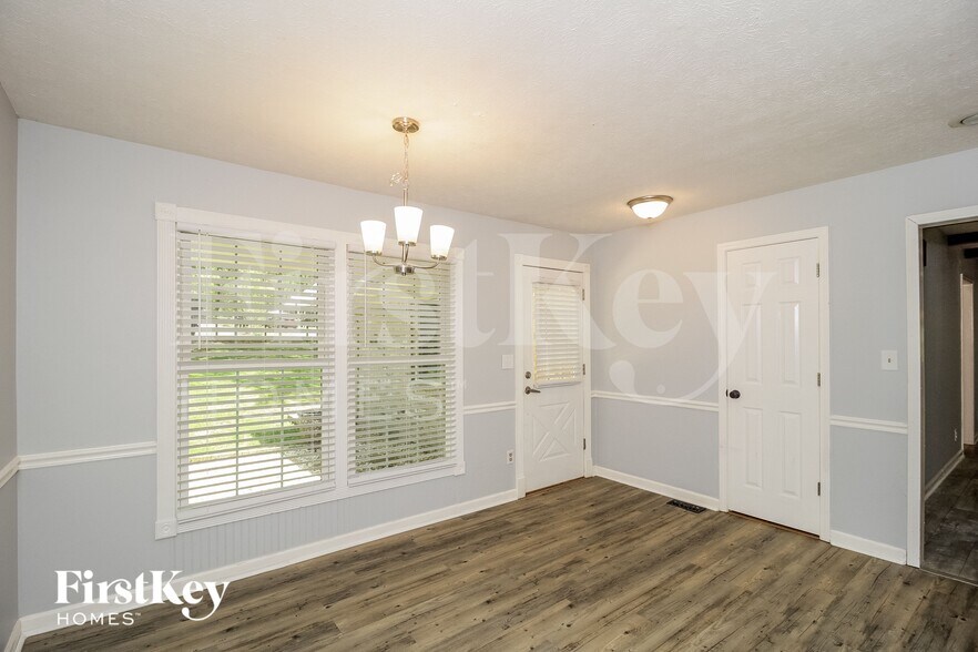 Building Photo - 30 Roving Hills Cir SE