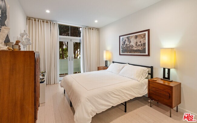 Building Photo - 131 Mast Mall