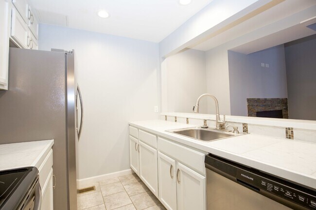 Building Photo - "Charming Studio Retreat with Modern Comforts in Vass, NC!"