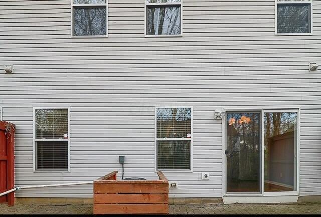 Building Photo - 1267 Grove Dr