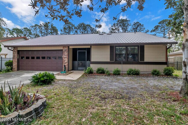 Building Photo - 4518 Crosstie Rd N