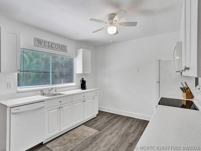 Building Photo - 4422 Sea Grape Dr