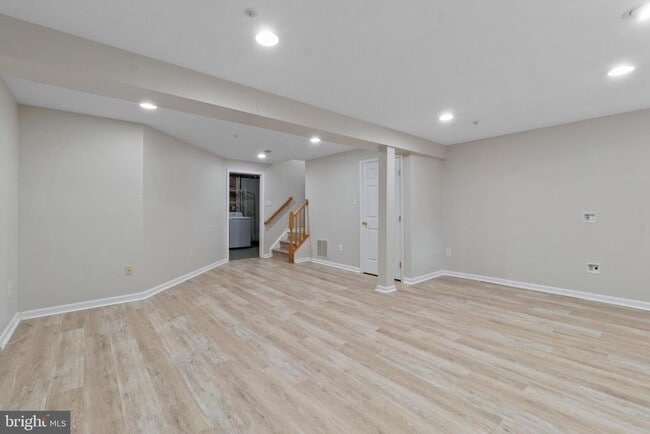 Building Photo - 9993 Sherwood Farm Rd