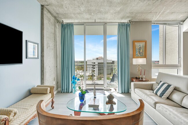 Building Photo - 300 S Australian Ave