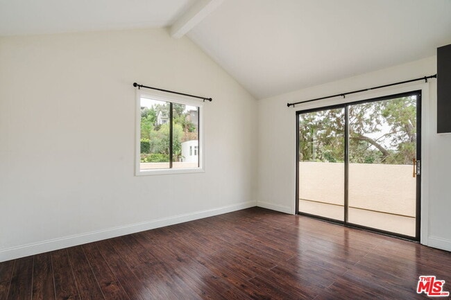Building Photo - 728 Montecito Dr