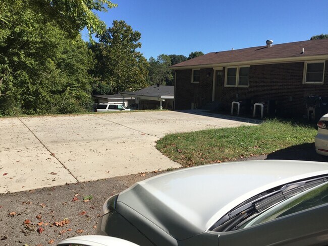 Building Photo - 642 Harpeth Bend Dr