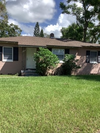 Building Photo - Three Bedroom One Bath