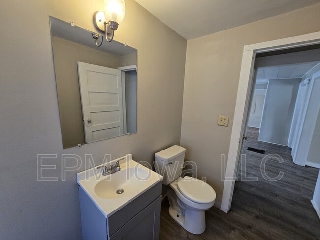 Building Photo - 109 Summit Ave