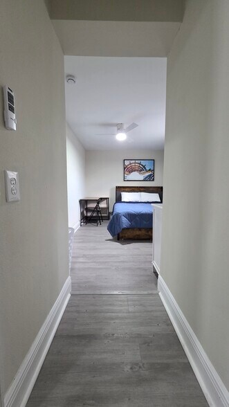 Building Photo - 1343 Poppy Ave