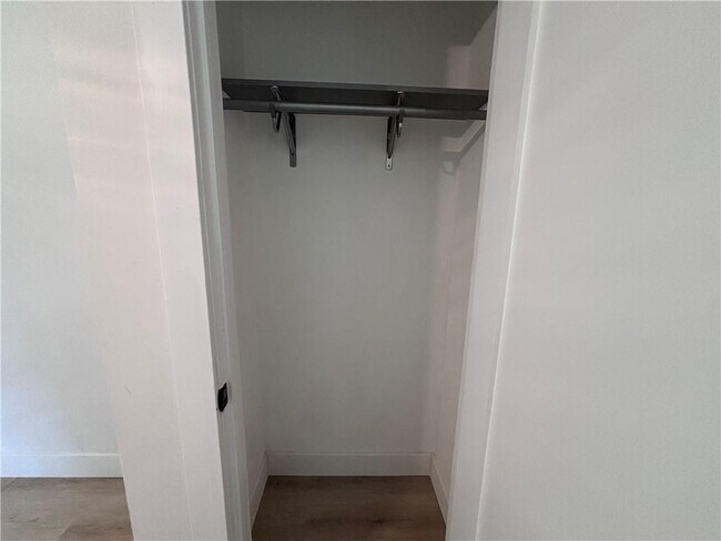 Building Photo - 921 James Ct NW