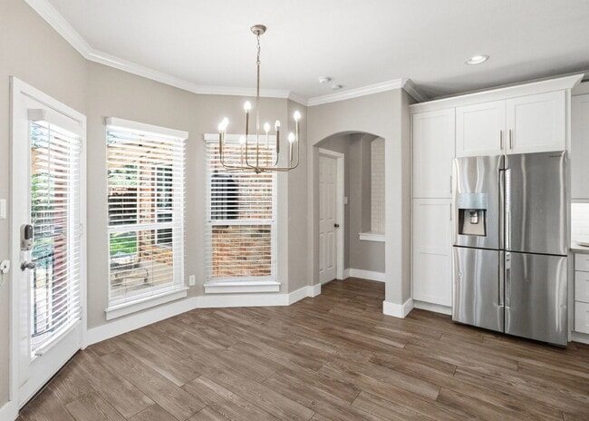 Building Photo - Updated two story. Gated subdivision. Gorgeous patio and yard!