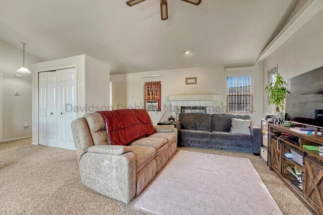 Building Photo - 1524 Shane Cir