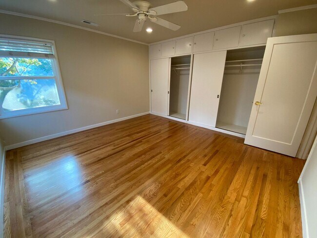 Building Photo - Charming 2-Bedroom Home Near Downtown San ...