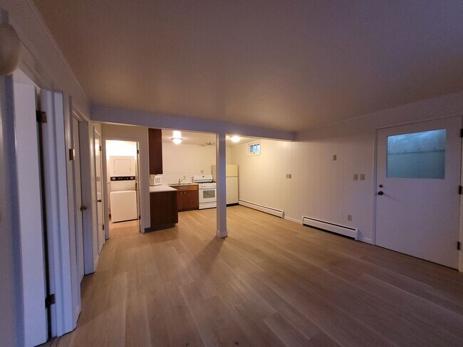 Building Photo - 15t1426