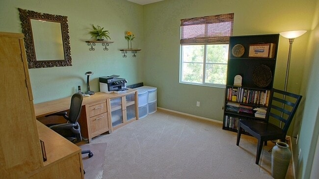 Building Photo - COMING SOON! Spacious 4-Bedroom Townhome w...