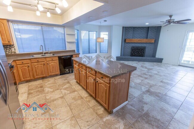 Building Photo - 5513 E Terry Dr