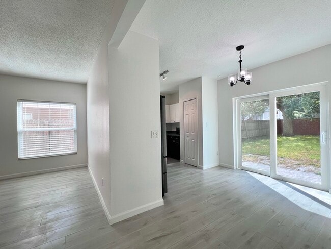 Building Photo - PRICE REDUCED!! Beautifully Updated 4 bed ...