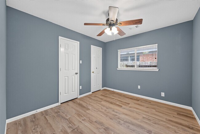 Building Photo - 7218 Fox Hall Ln