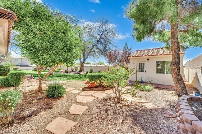 Building Photo - 7595 W Camero Ave