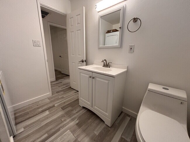 Building Photo - Available Now! One Bedroom Near Old Town S...