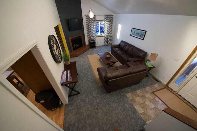 Building Photo - 2370 Canary Ct