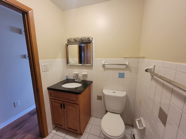 Building Photo - 6151 W Belmont Ave