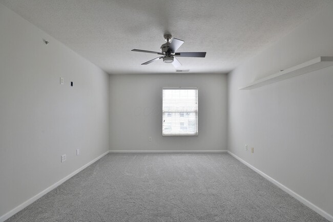 Building Photo - 763 Hidden Springs Dr