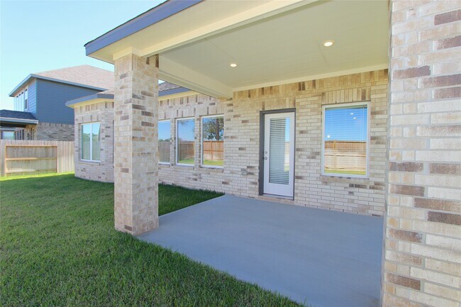 Building Photo - 5518 Handlewood Ln