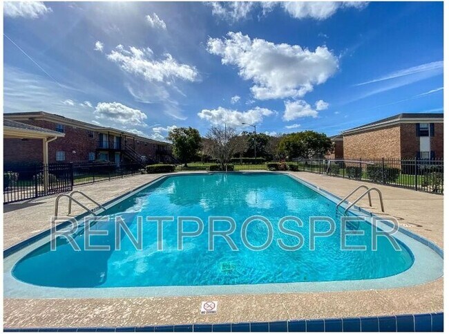 Building Photo - 5317 Curry Ford Rd