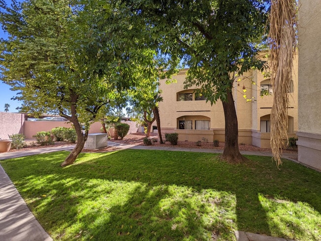 Building Photo - 12221 W Bell Rd