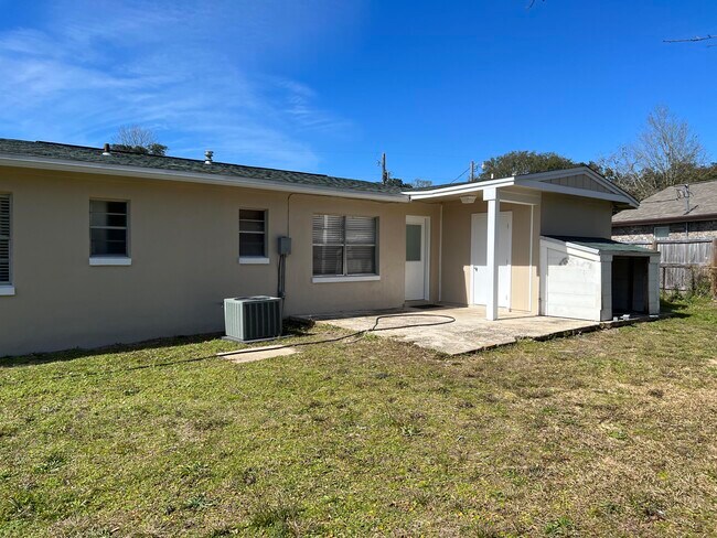 Building Photo - 509 Trenton St