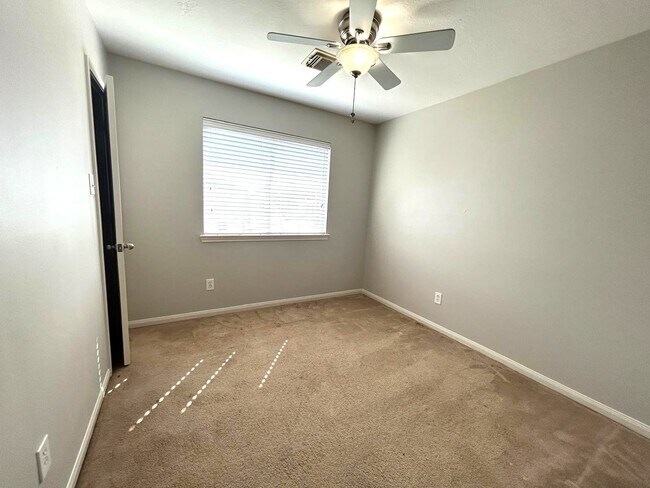 Building Photo - 25207 Diamond Ranch Dr