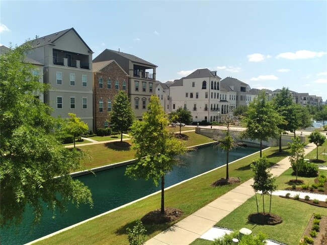 Building Photo - 3611 Somerset York Ln