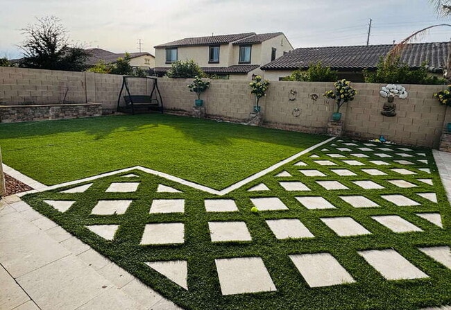 Building Photo - 2565 E Ebony Dr