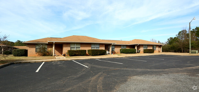 Primary Photo - Green Meadows Apartments