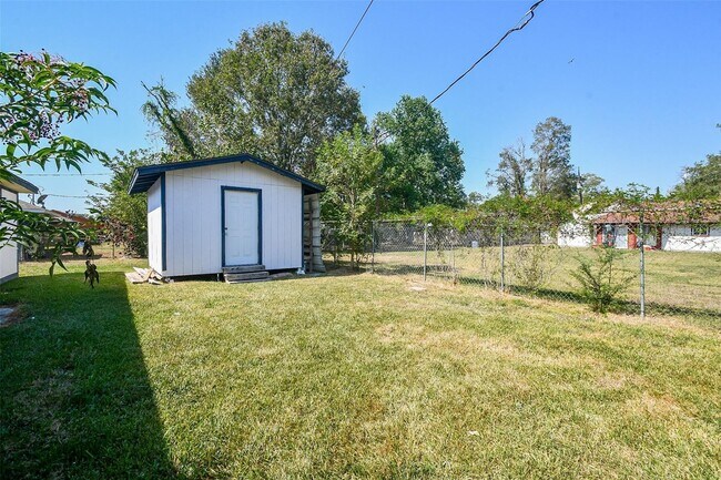 Building Photo - 8321 Homewood Ln