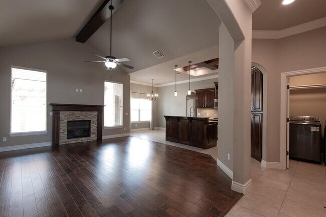 Building Photo - 2124 Newbrook Dr