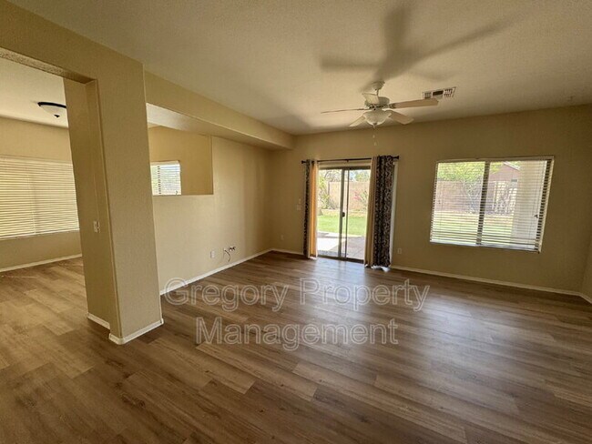 Building Photo - 3543 W Steinbeck Ct