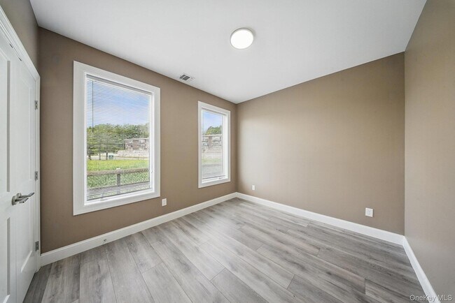 Building Photo - 1 Giada Ln