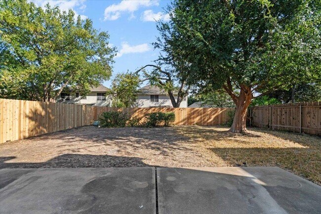 Building Photo - 15423 Quinley Dr