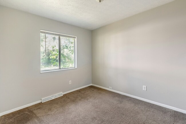Building Photo - 4201 Cottage Grove Rd