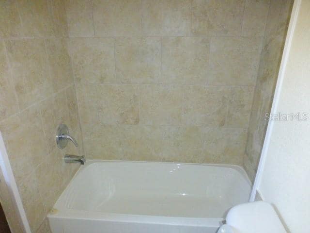 Building Photo - 4920 E Hunts Ct