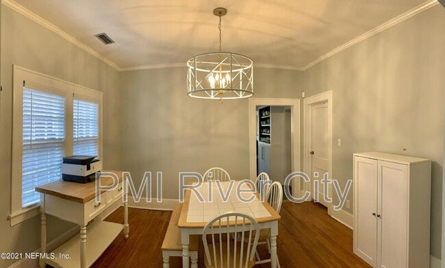 Building Photo - 1306 Challen Ave