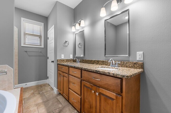 Building Photo - Craftsman Style House In The Walden Park