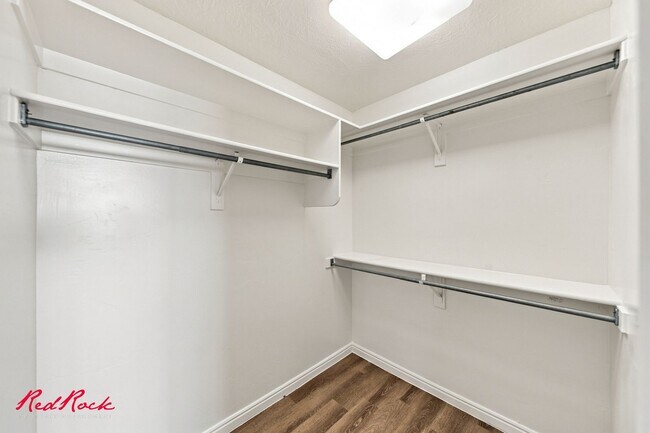 Building Photo - 1301 W Indian Hls